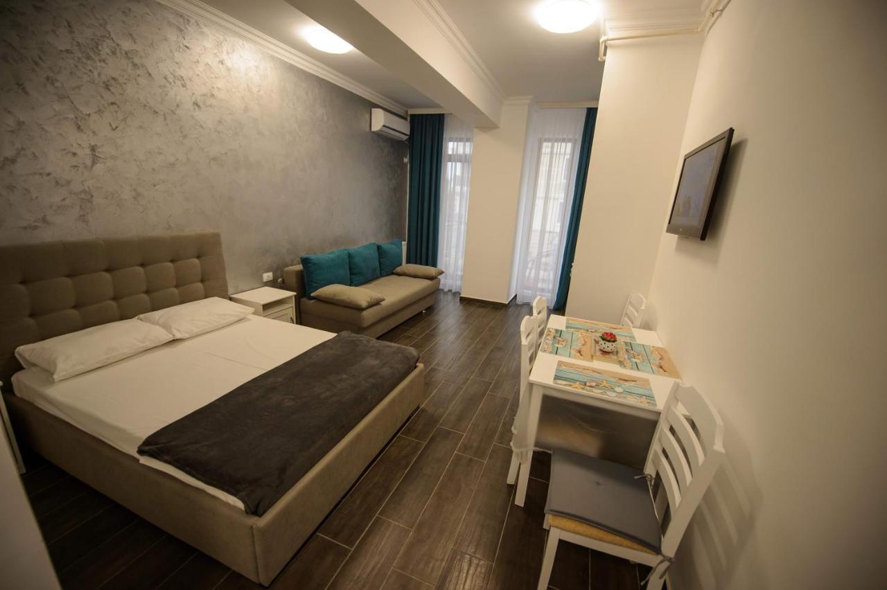Solid Residence Mamaia Extérieur photo